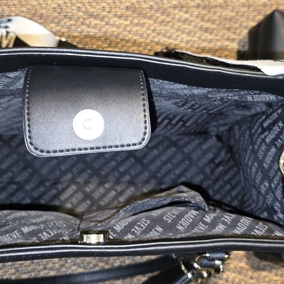 Steve Madden 3pc bag - Picture 3 of 3